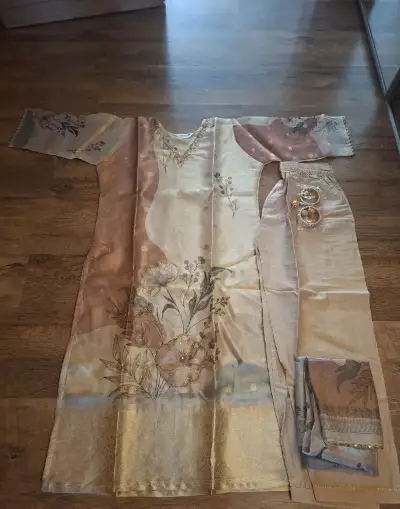 Tradičný indický šatový komplet Salwar Kameez / Kurta set