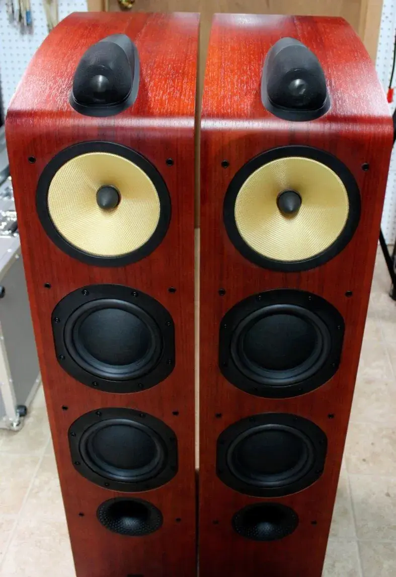Bowers & Wilkins 703