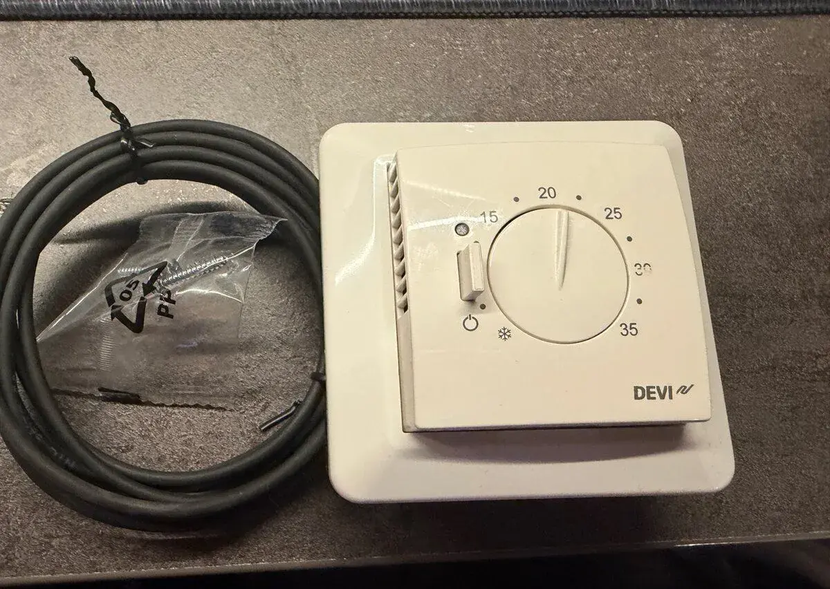 Termostat DEVIreg™ 532