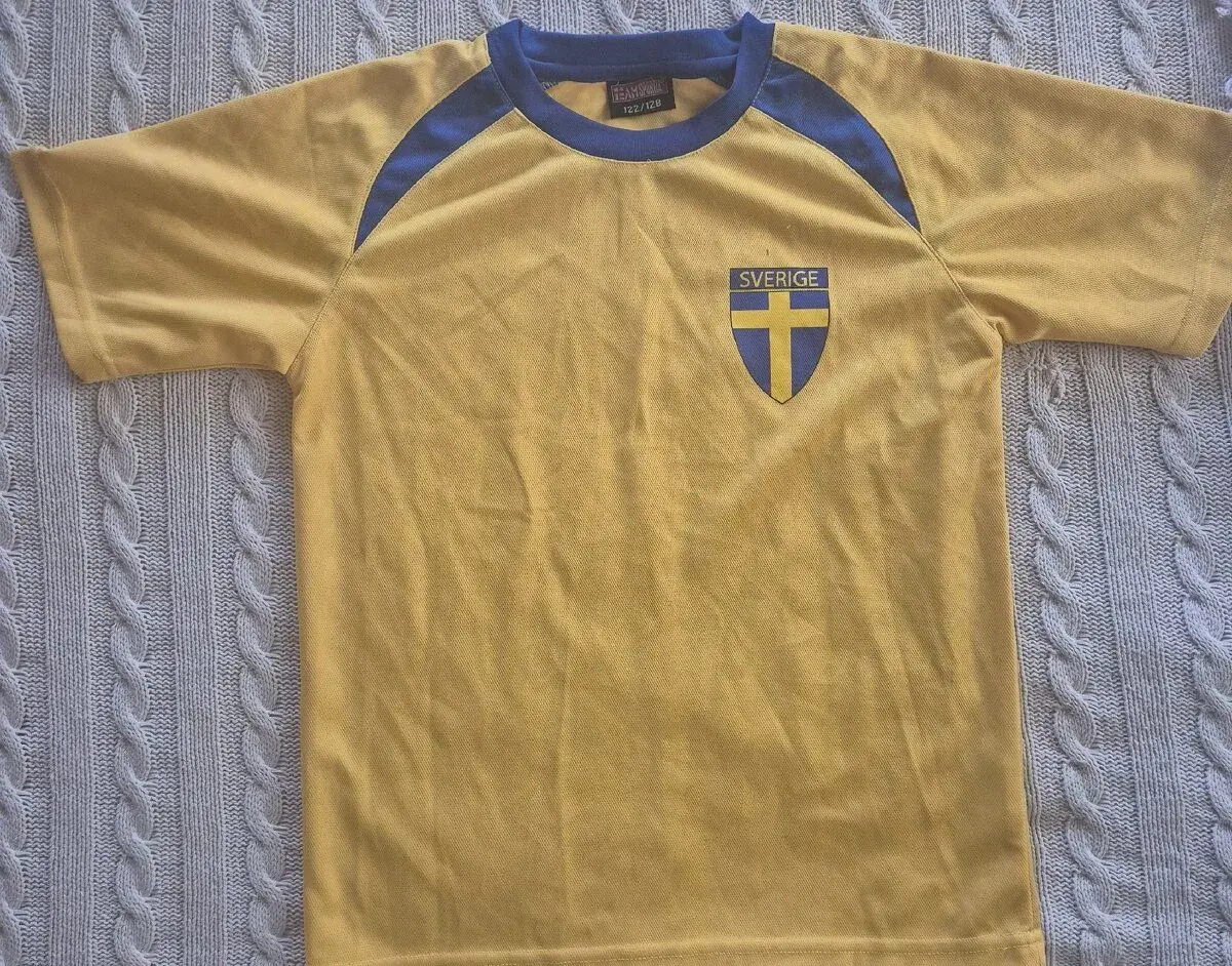 Fotbalové dresy, kopačky, chrániče, štucne