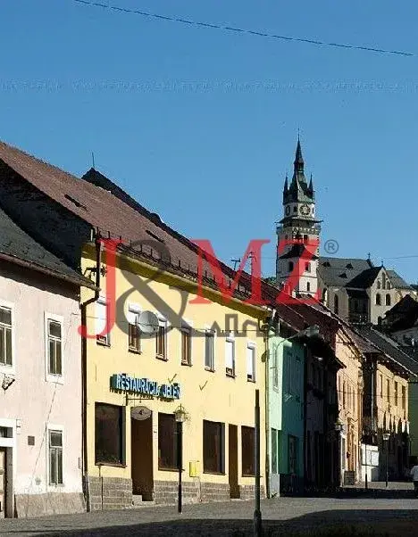 Reštaurácia s 6 izbovým bytom a záhradou, celkom 700 m2, Kre