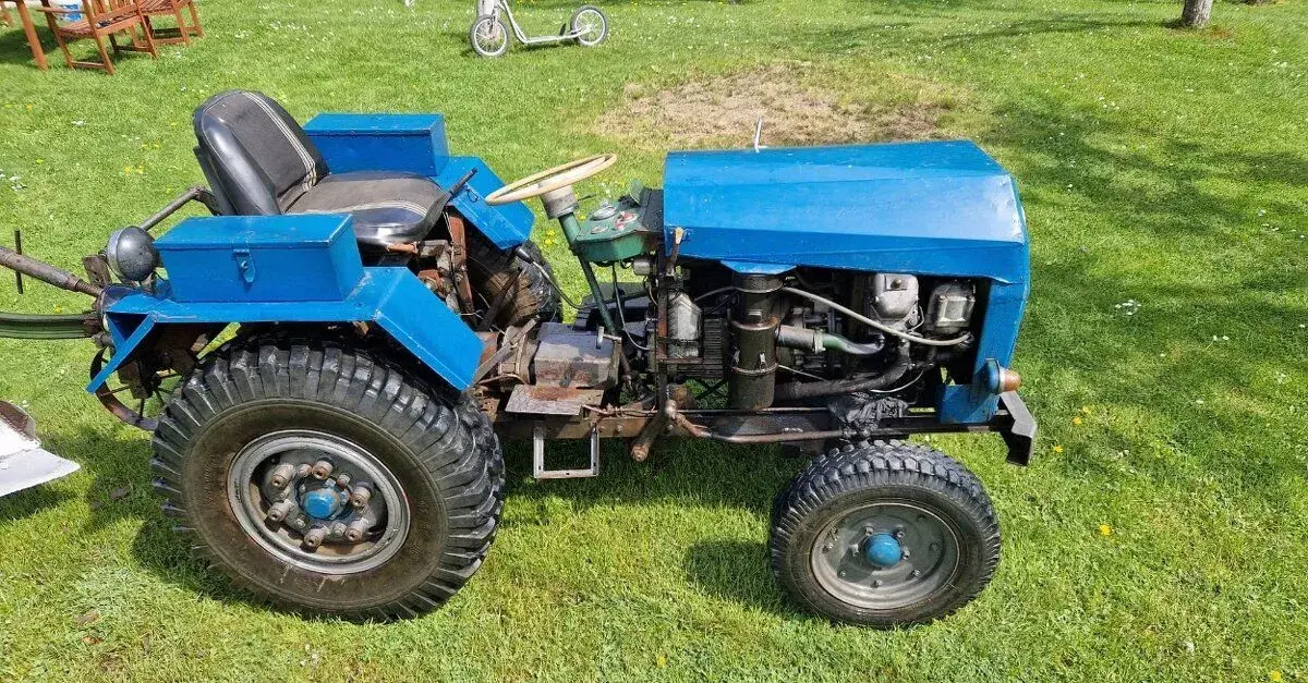 MALOTRAKTOR domácej výroby + VLEČKA + PLUH