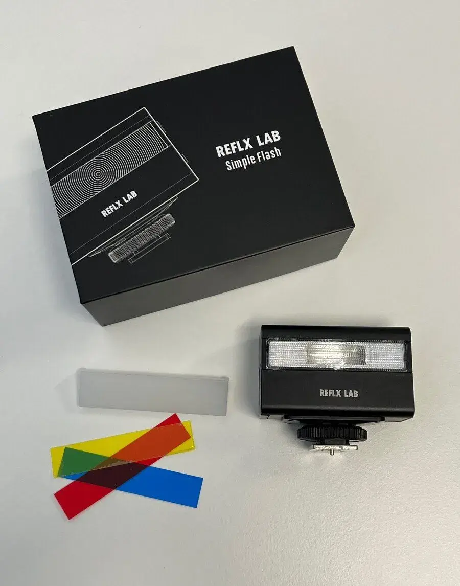 REFLX LAB Simple flash