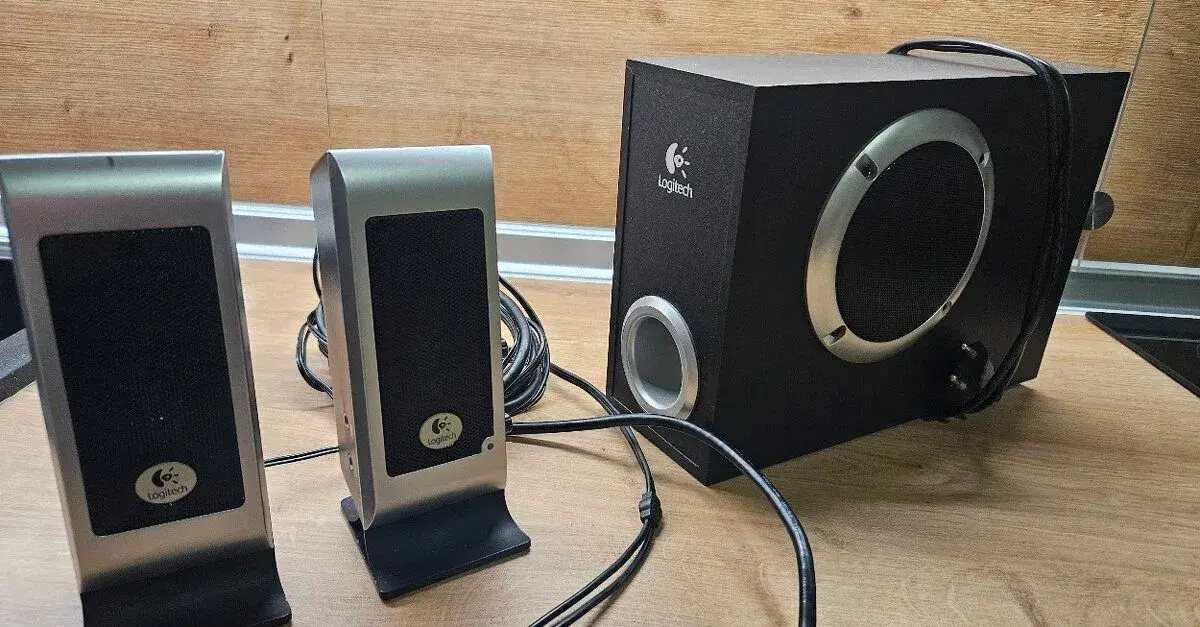Logitech S200 Black