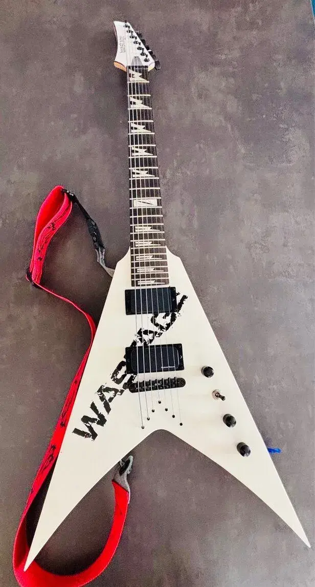 Custom V gitara .
