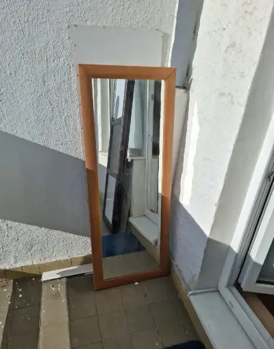 Zarámované zrkadlo