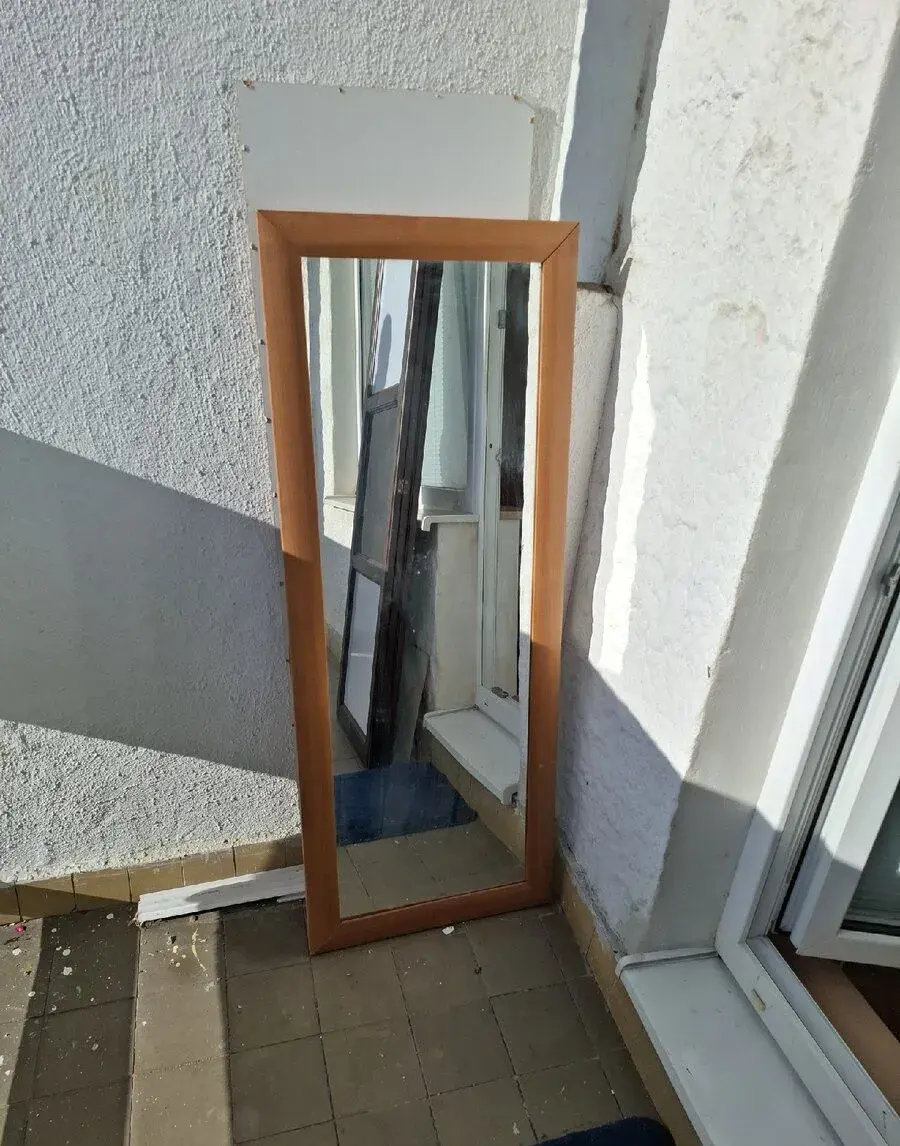 Zarámované zrkadlo