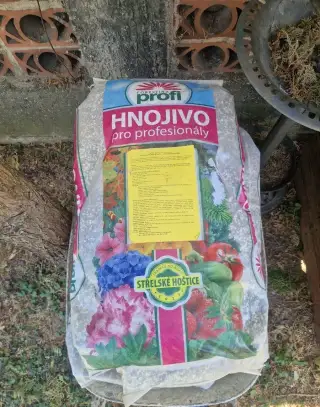 Hnojivo na ihličnany a ozdobné dreviny