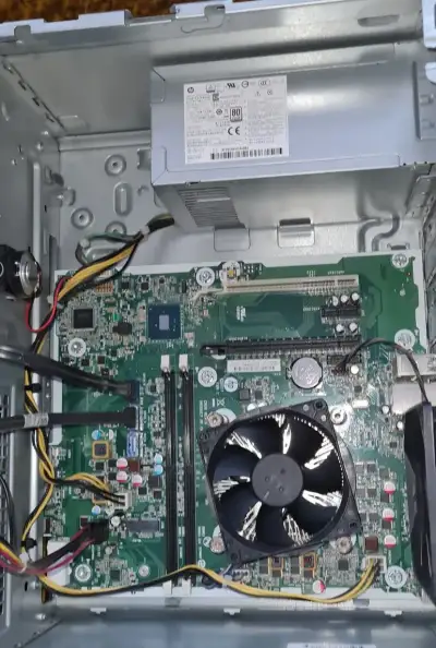 MB soc 1151 (35€)+CPU (1€)+chladič (1€)+skrina(1€)+zdroj 1€