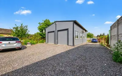 Na predaj hala s pozemkom 1100 m2 v obci Baka