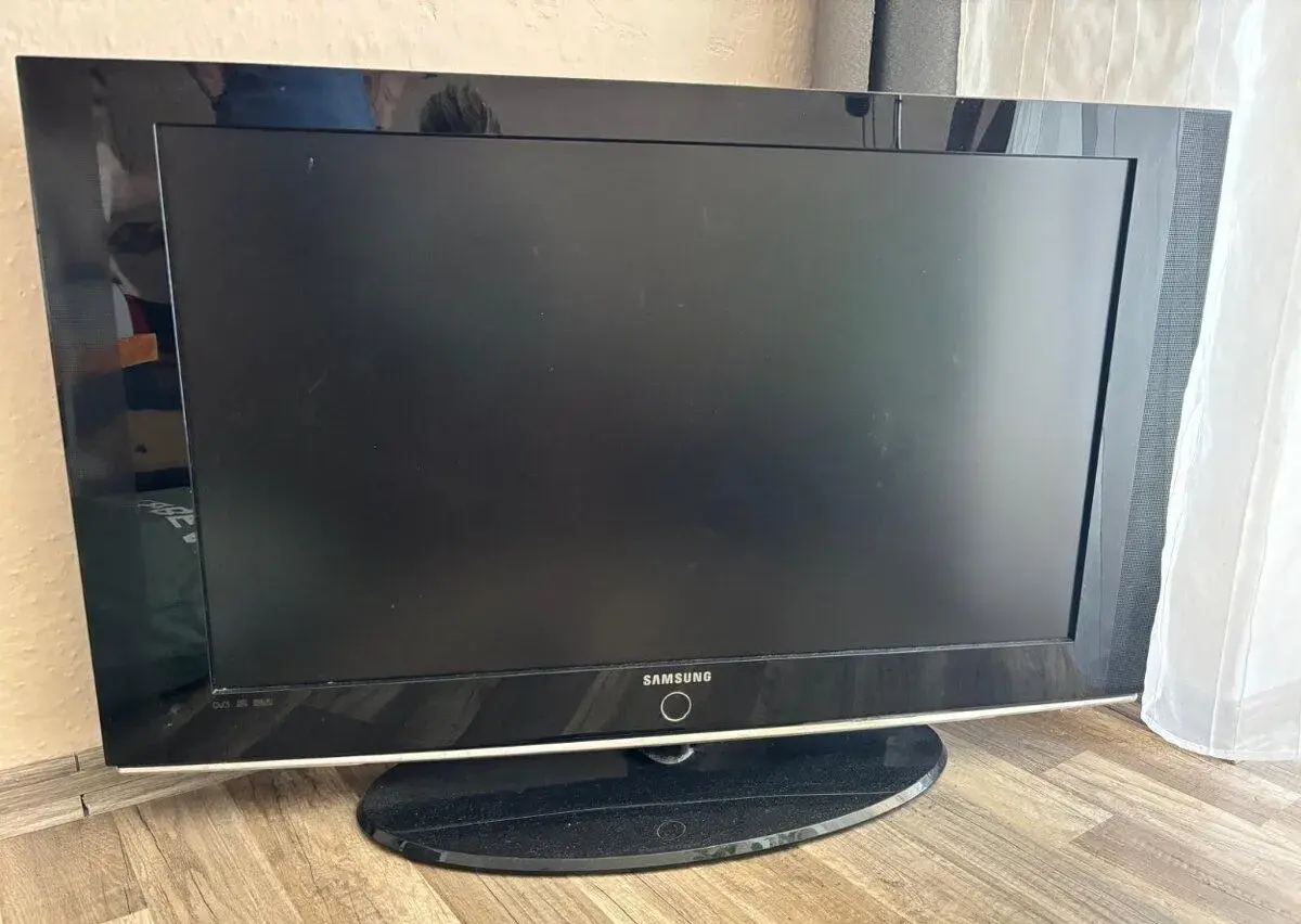 LCD televízor