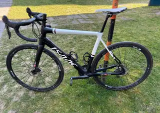 Karbónový bicykel Isaac Boson Disc