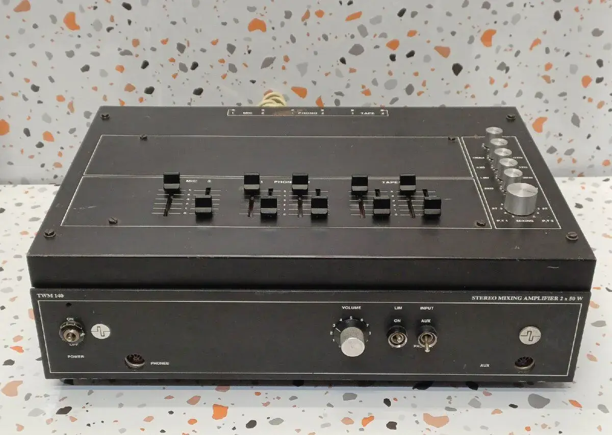 československý mixážny zosilňovač Transiwatt TWM 140