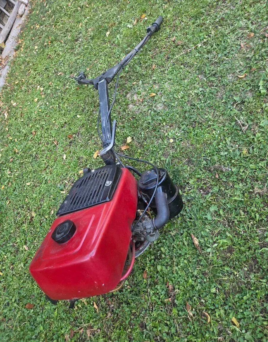 Motor 2takt na malotraktor Agzat