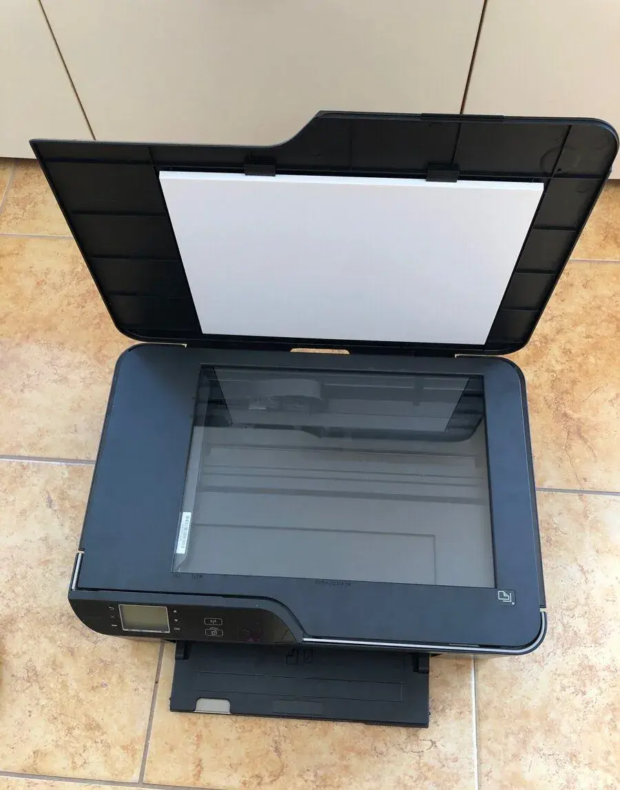 Tlačiareň s farbami - HP Deskjet Ink Advantage 3525