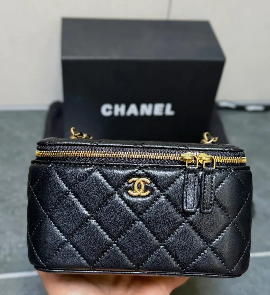 Chanel Vanity Pearl Crush Gold Ball kabelka
