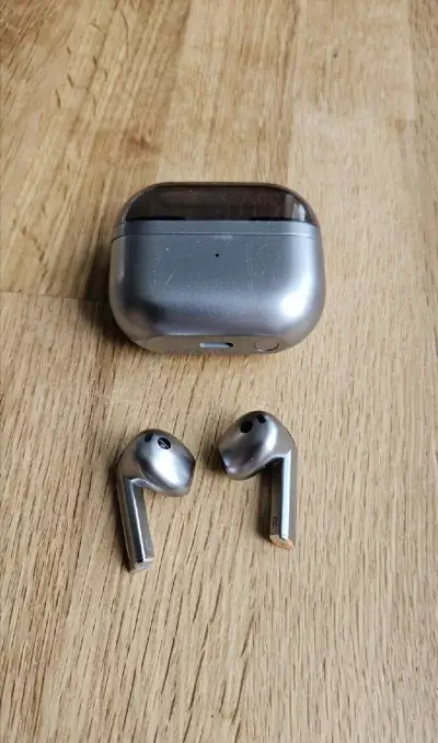 Samsung Galaxy Buds3 strieborné