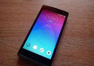 Lg Leon (H320).