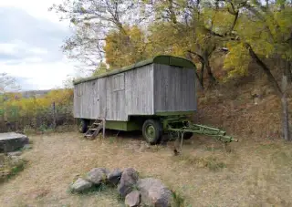 Pezinská vinica s maringotkou na prenájom