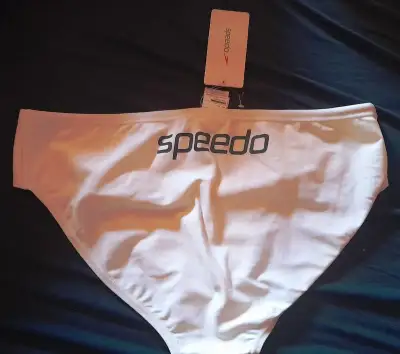 ✅Na predaj: bombové pánske plavky z kolekcie SPEEDO. Farba biela