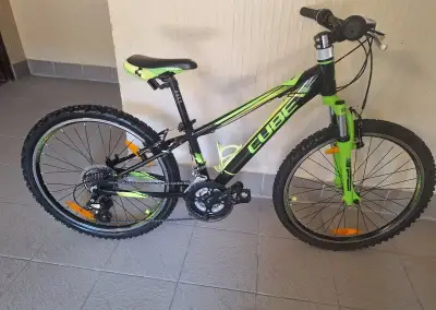 Detský bicykel 24kola Cube zeleny