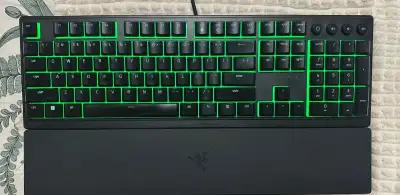 Herná klávesnica Razer Ornata V3