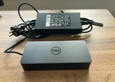 Dokovaciu stanicu Dell D6000 + originálny napájací ad