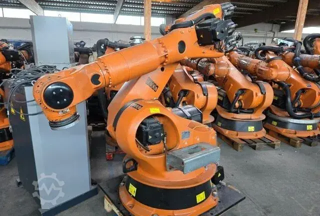 KUKA ROBOT KR140