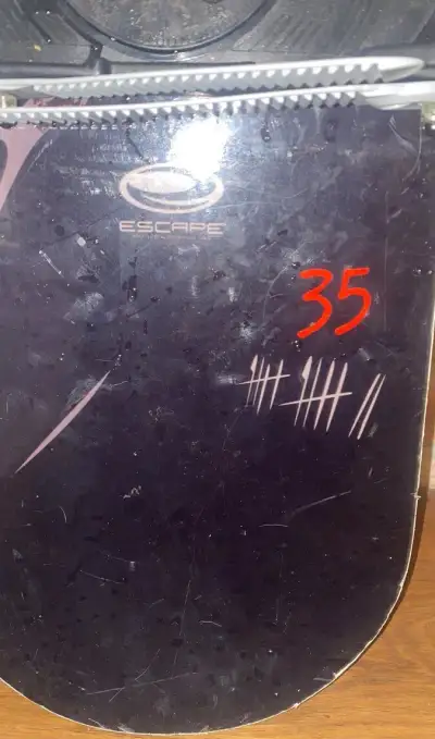 Snowboard Escape 135 s viazanim