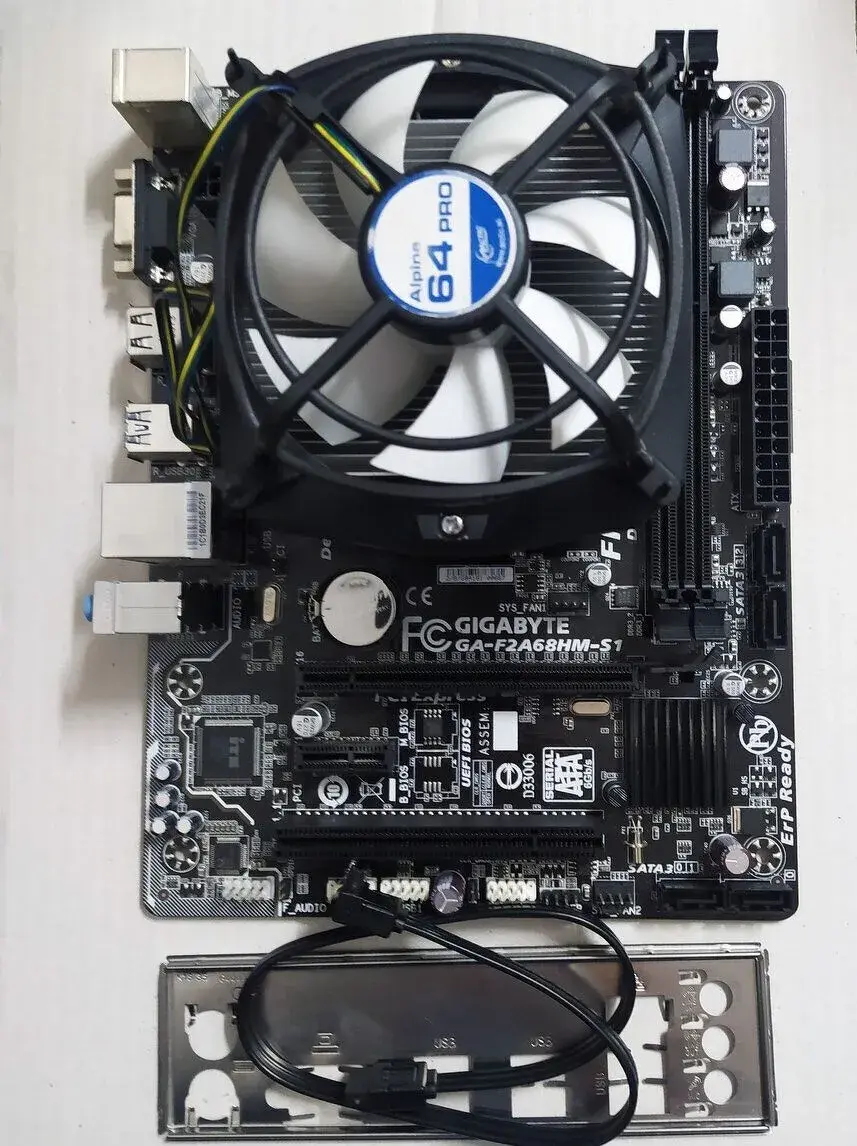 doska Gigabyte GA-F2A68HM-S1 + AMD Athlon X4 750K
