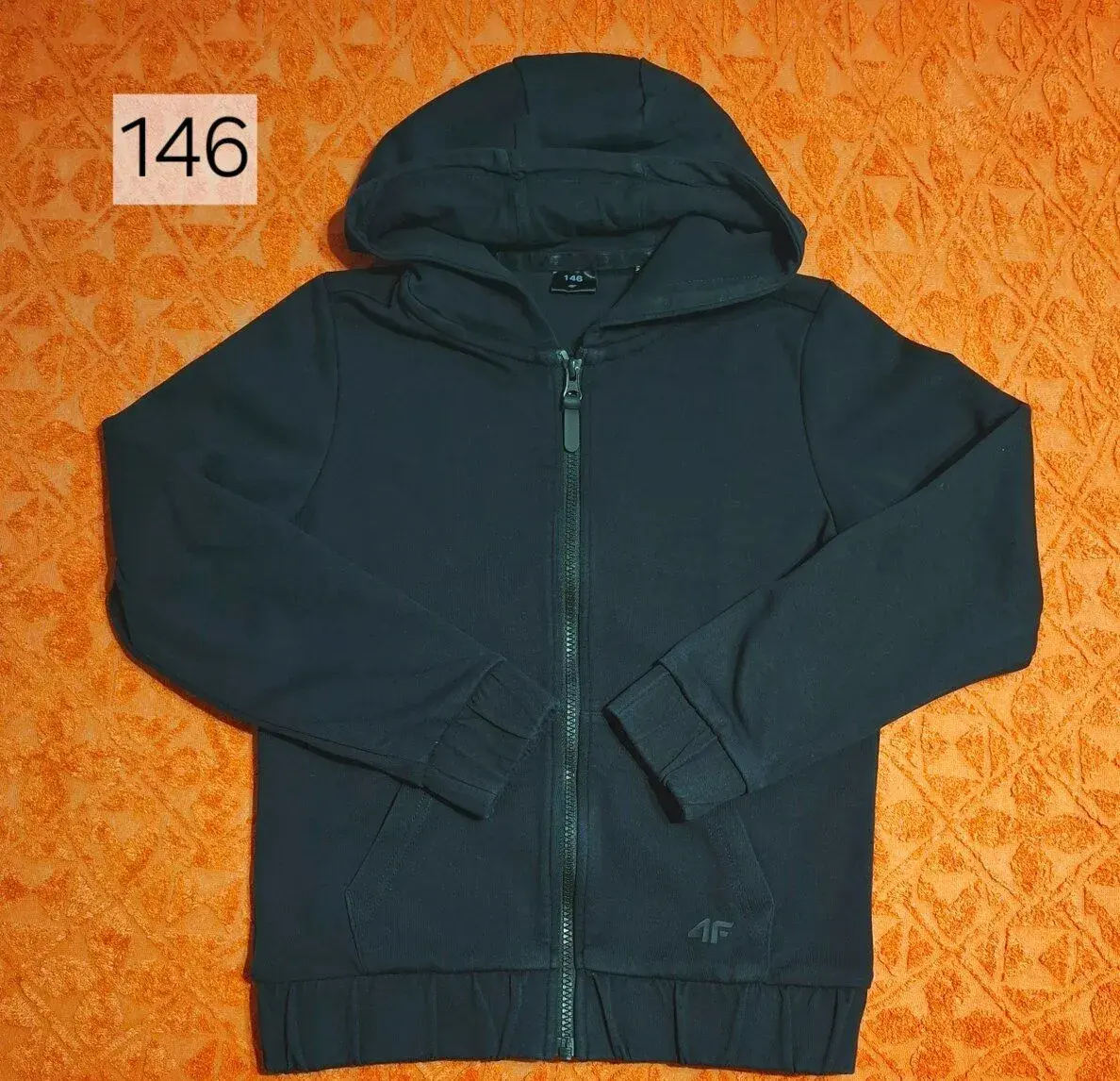 Dievčenská mikina na zips 146