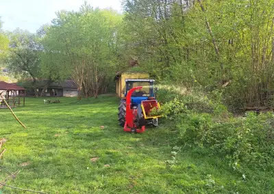 Štiepkovač WIRAX za traktor s hydraulickým podávačom