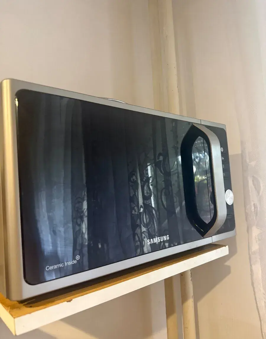 Samsung mikrovlnná rúra – 23 l