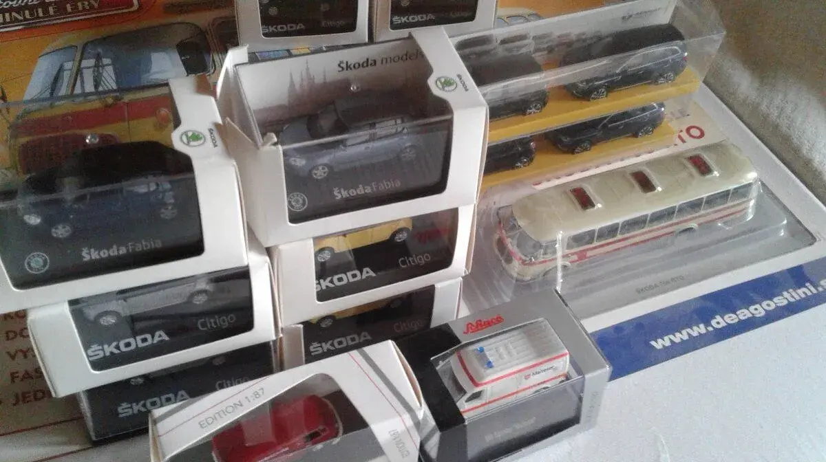 Modely áut 1/87, 1/72, 1/64 1/34, 1/32, 1/12.