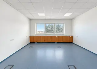 Kancelária | 26,5m2 | v súkromnom areáli, Južná Trieda