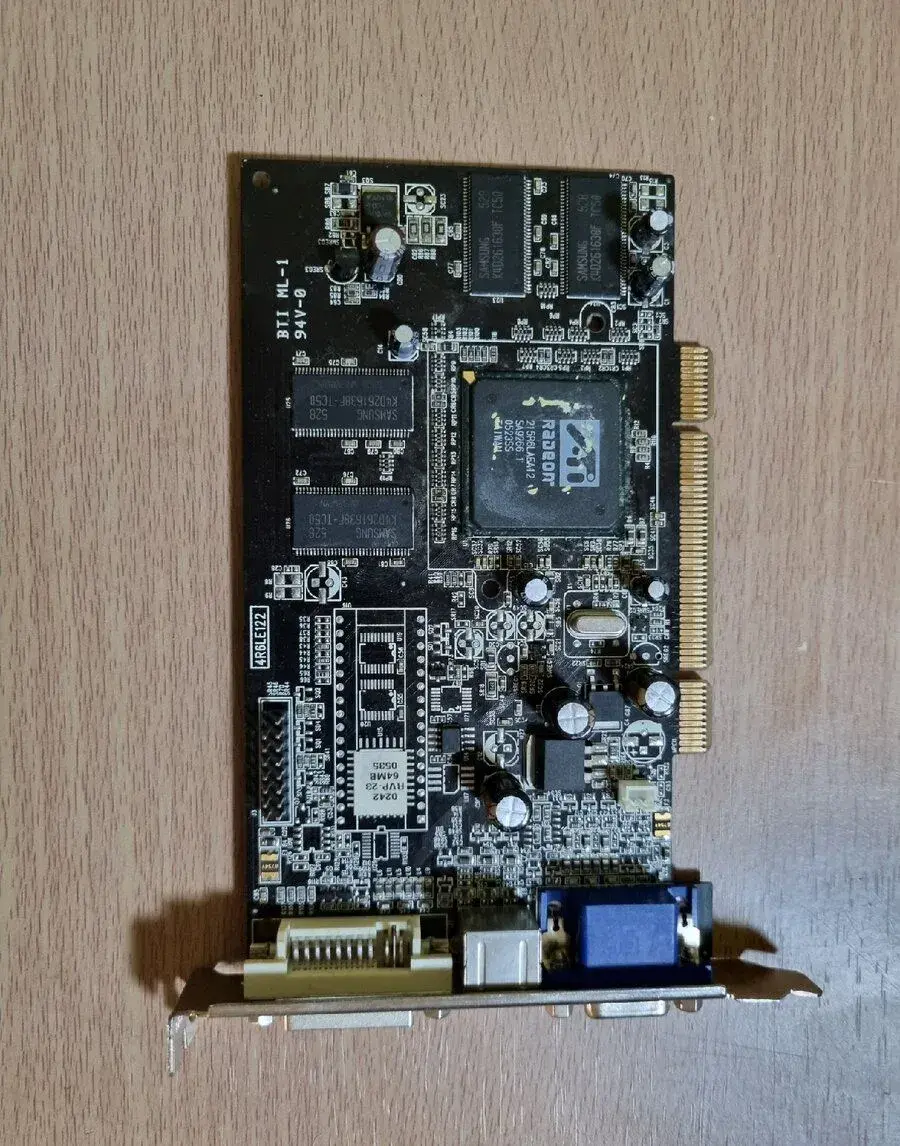 Ati Radeon 7000