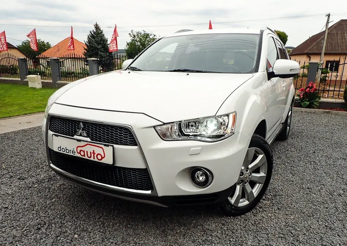 Mitsubishi OUTLANDER – 274 262 km