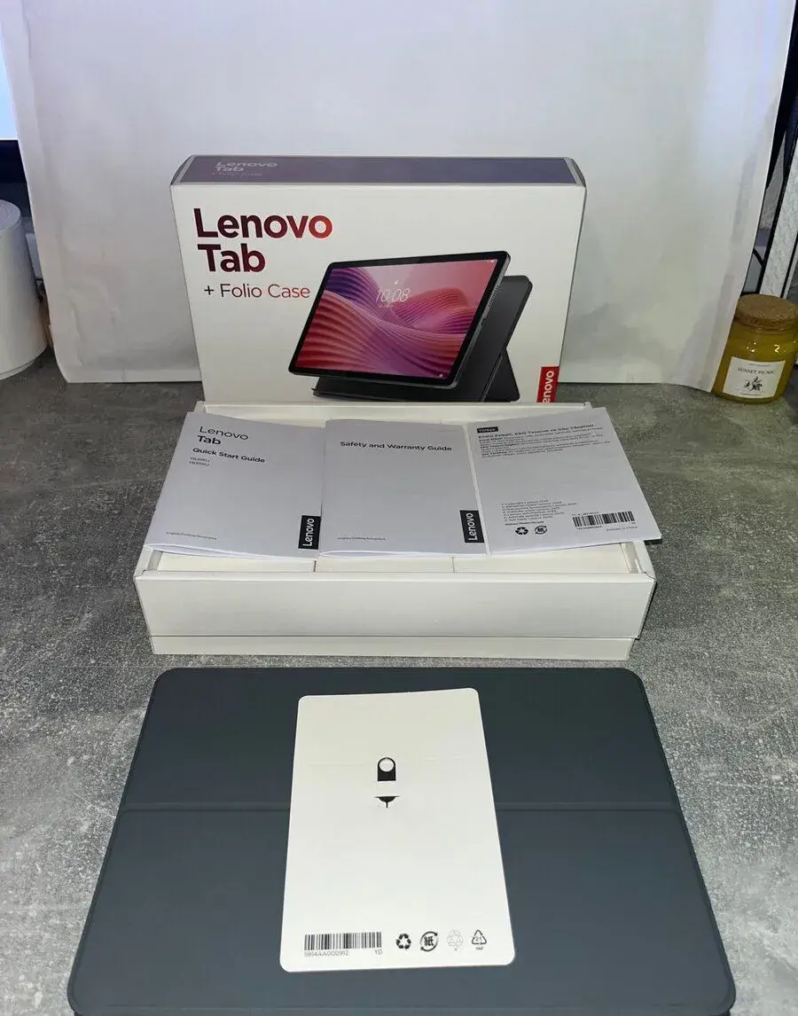 Lenovo Tab 8GB/128GB LTE + Folio Case Luna Grey – ako nový