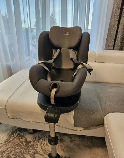 Britax Romer Dualfix R i-size