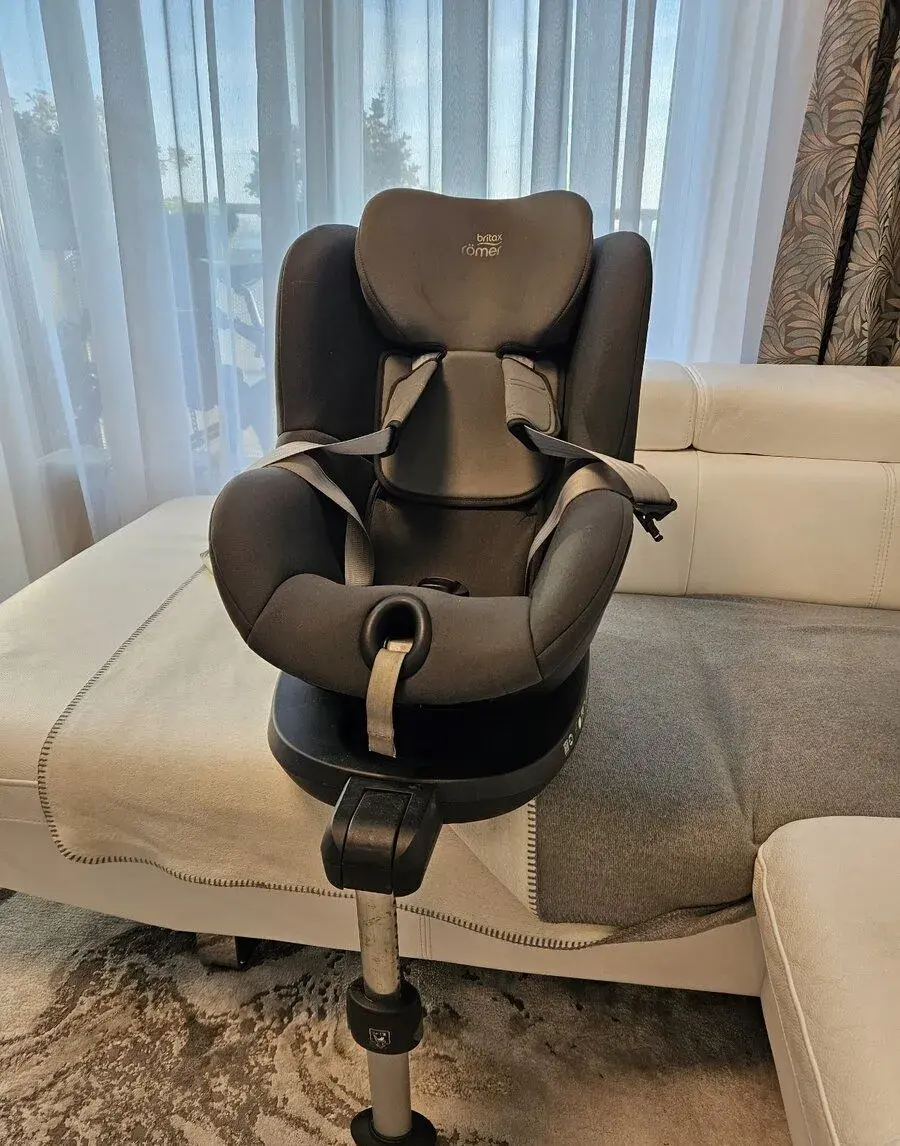 Britax Romer Dualfix R i-size