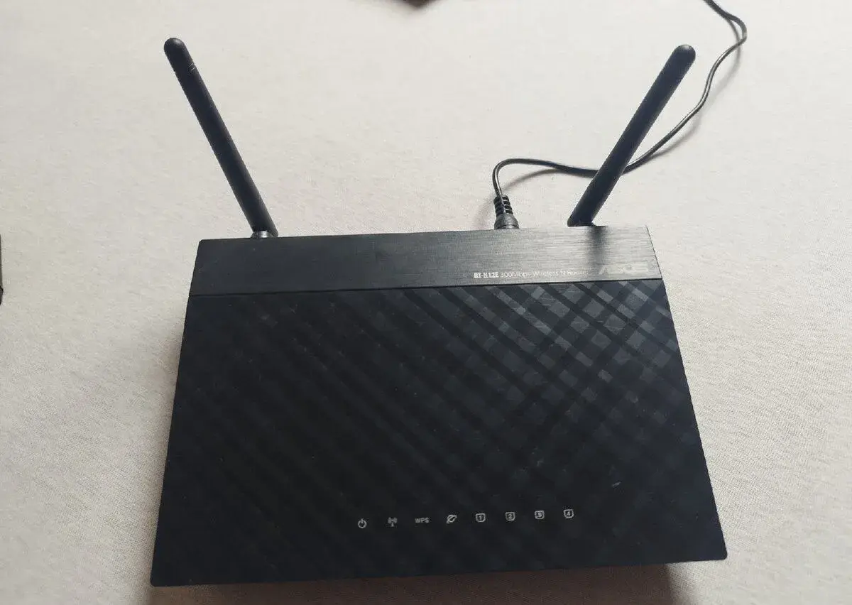 Router Asus RT-N12E