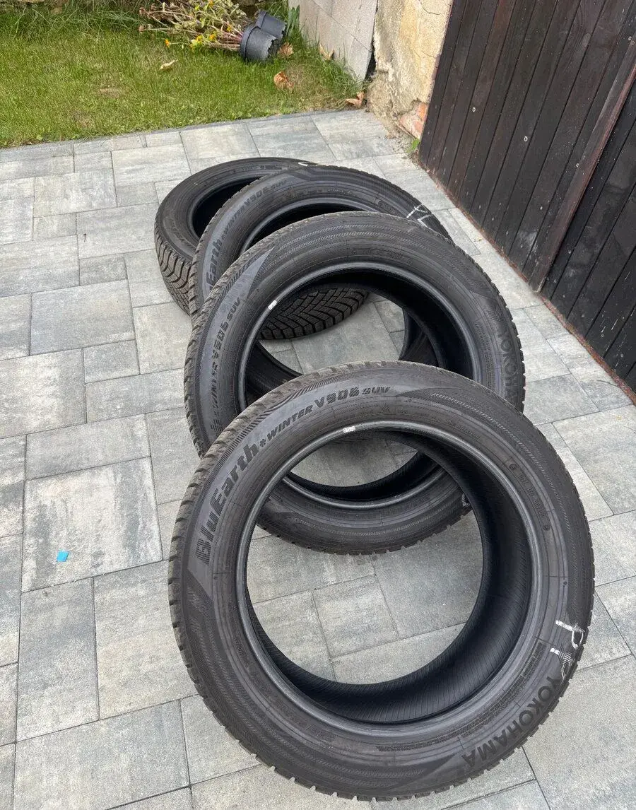 Yokohama 225/55 R18 102V XL – zimné