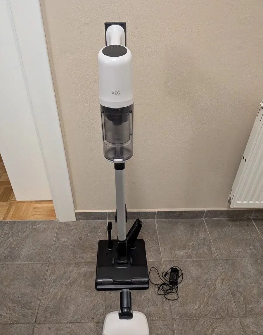 Tyčový vysávač Electrolux /aeg