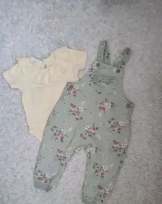 Newbie nohavice na traky a body s volánom