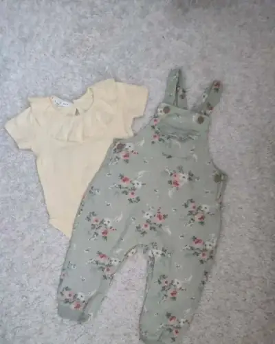 Newbie nohavice na traky a body s volánom