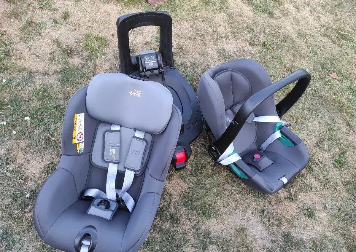 Autosedačka + vajíčko Britax Römer dualfix M i-Size