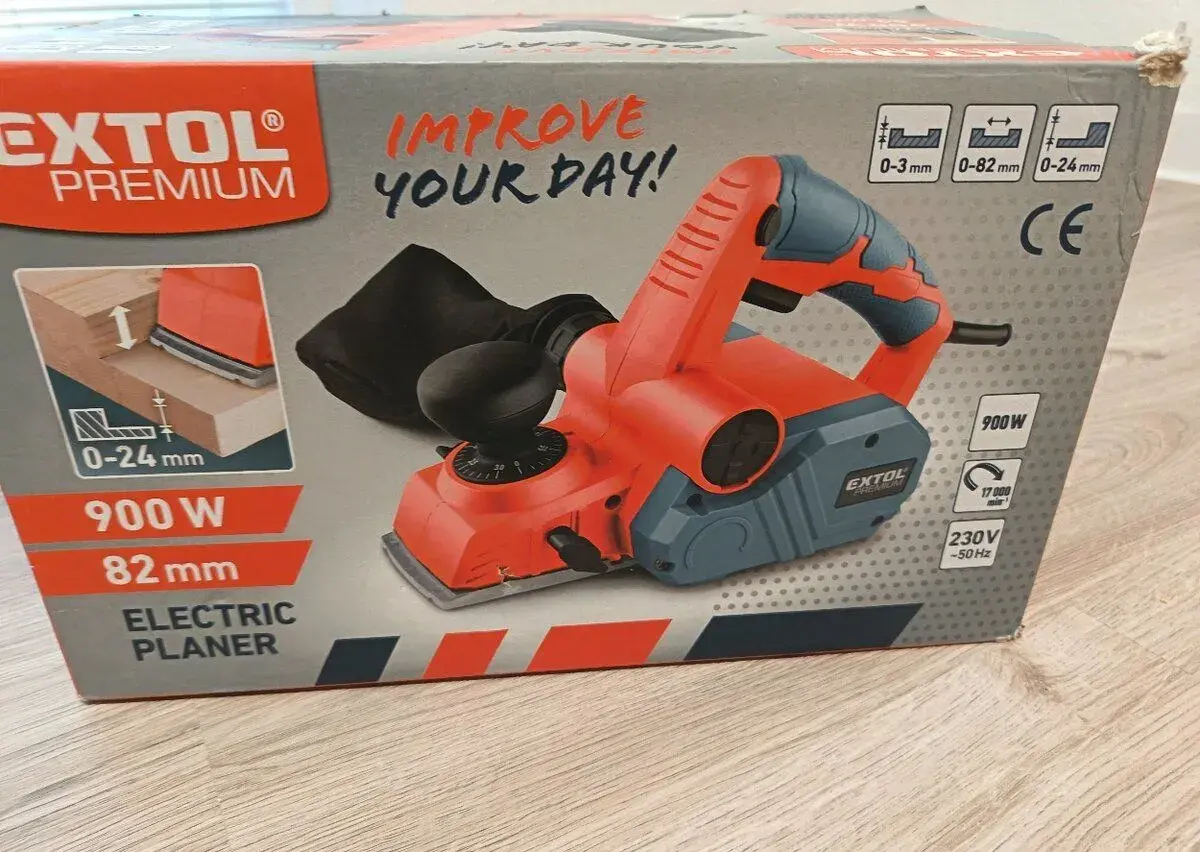 Elektrický hoblík 900W