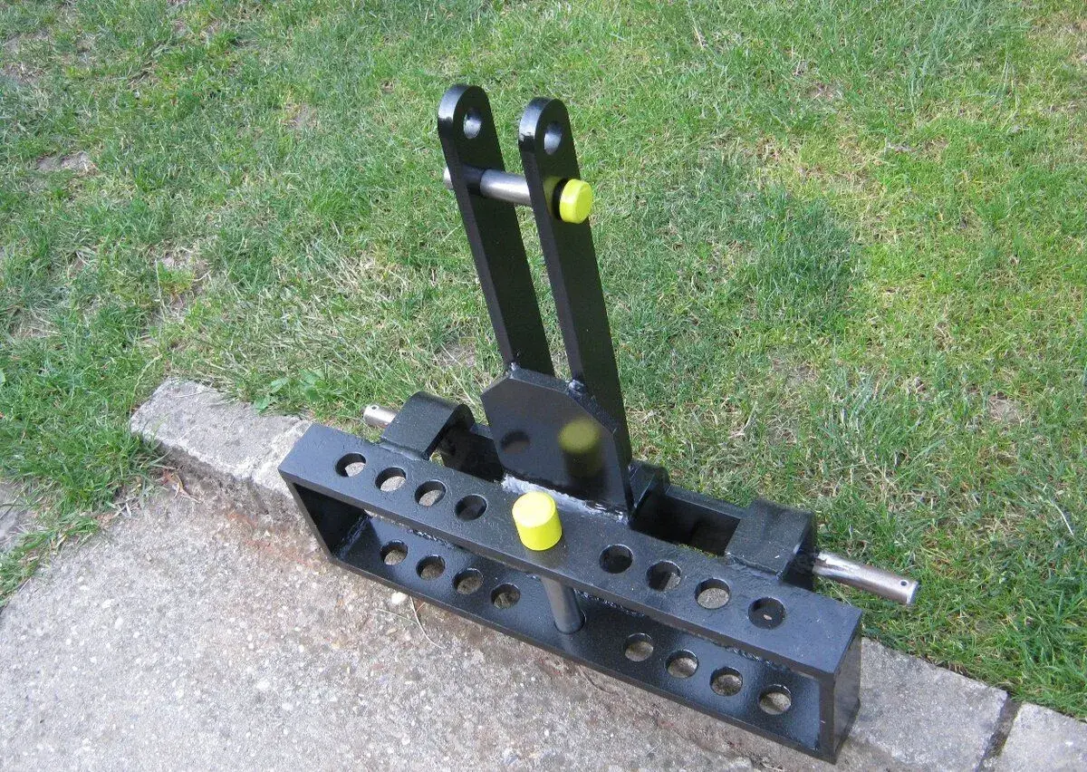 ZAVES NA MALOTRAKTOR