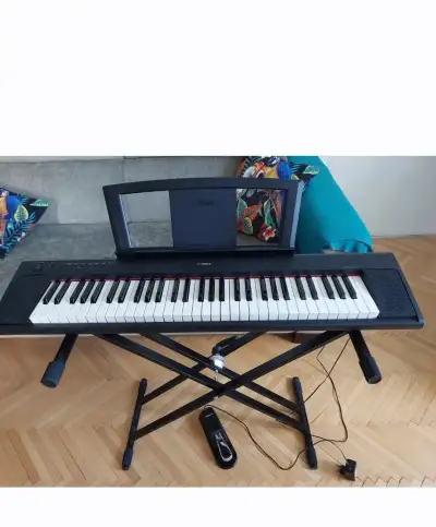 Klávesy Yamaha np11