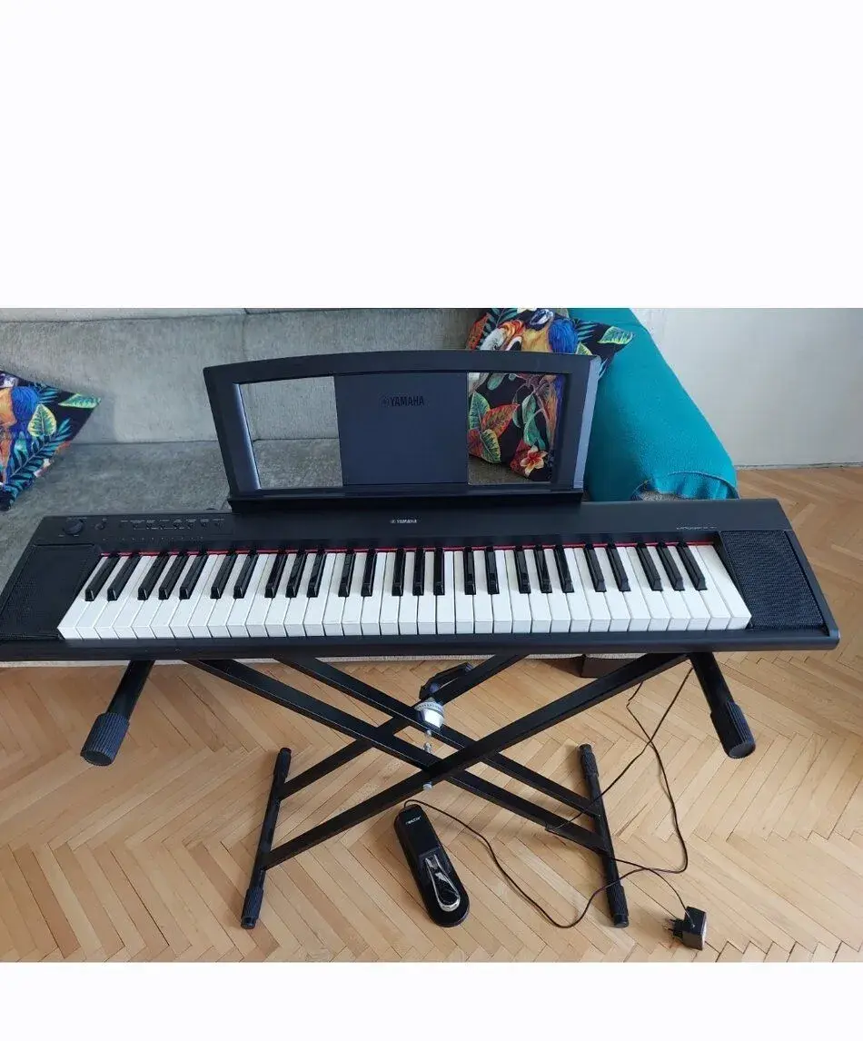 Klávesy Yamaha np11